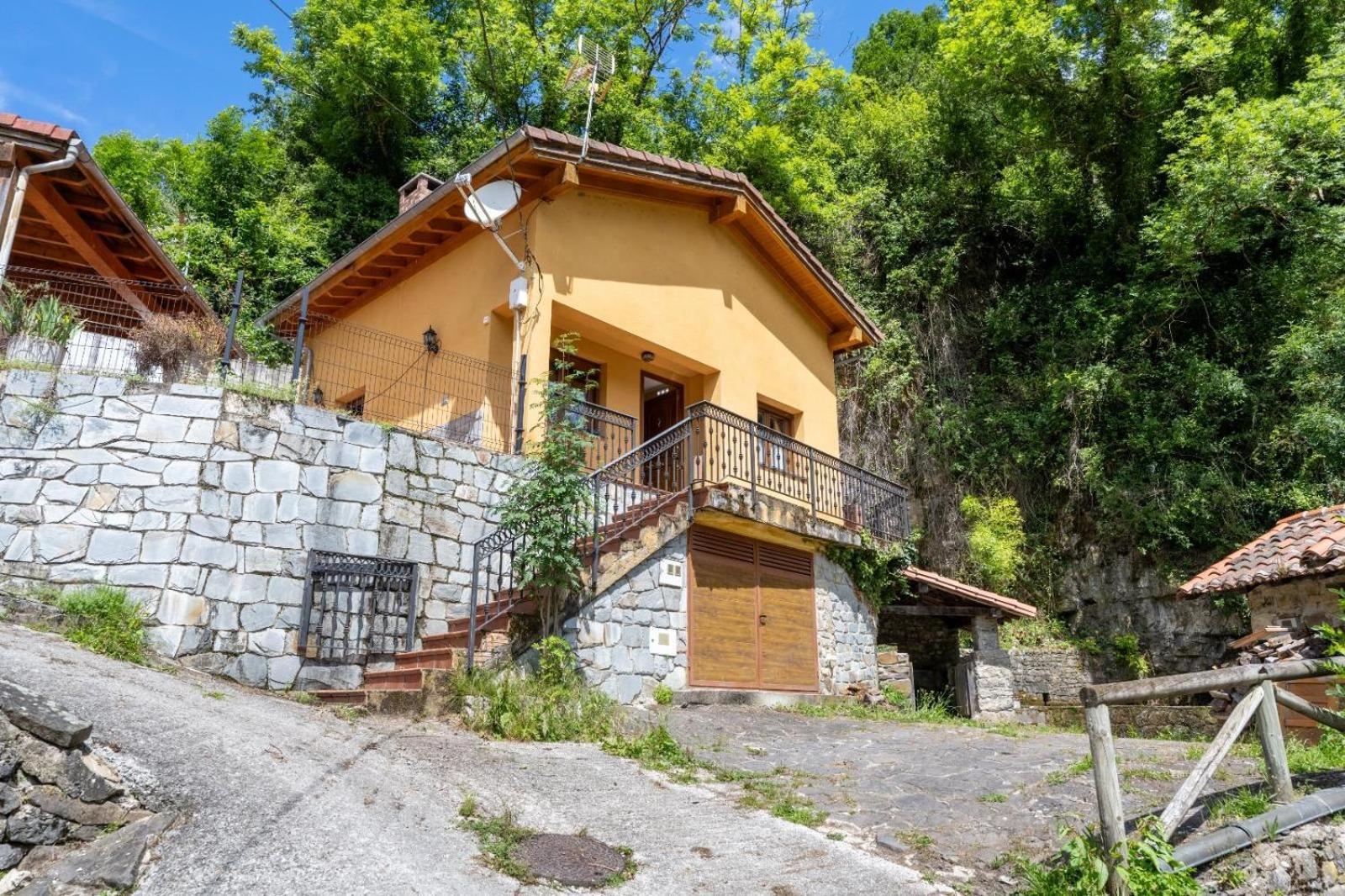 Casa En Campo De Caso Exterior foto