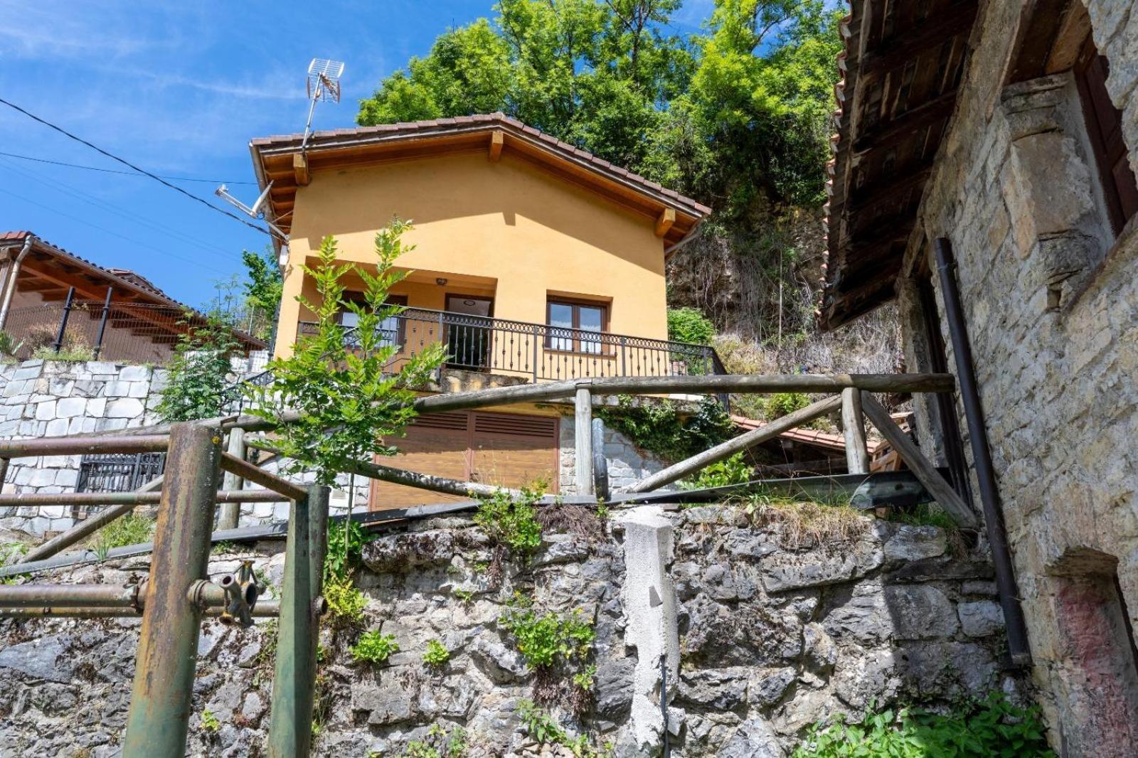 Casa En Campo De Caso Exterior foto
